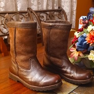 Ugg Riverton Brown Leather Boots Size 2 Youth